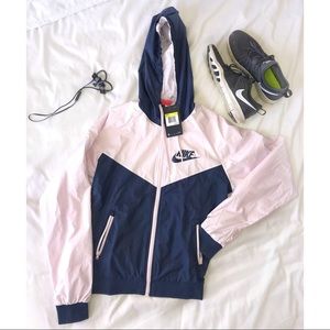 Nike Women’s Windrunner Windbreaker Jacket